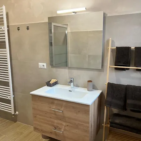 アパート Pit Stop In